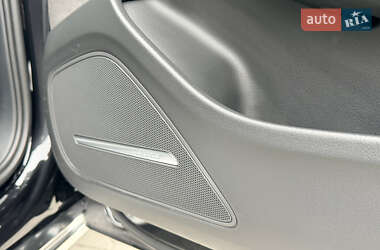 Седан Audi A8 2014 в Львове