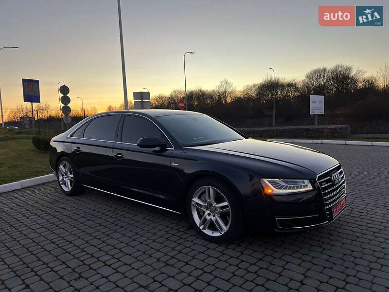 Седан Audi A8 2016 в Львові