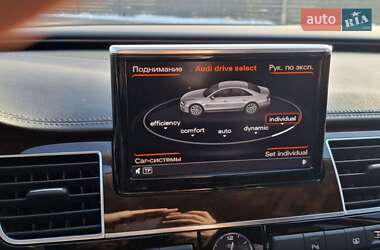 Седан Audi A8 2017 в Мукачевому