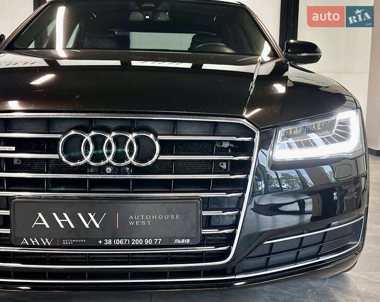 Седан Audi A8 2013 в Львове