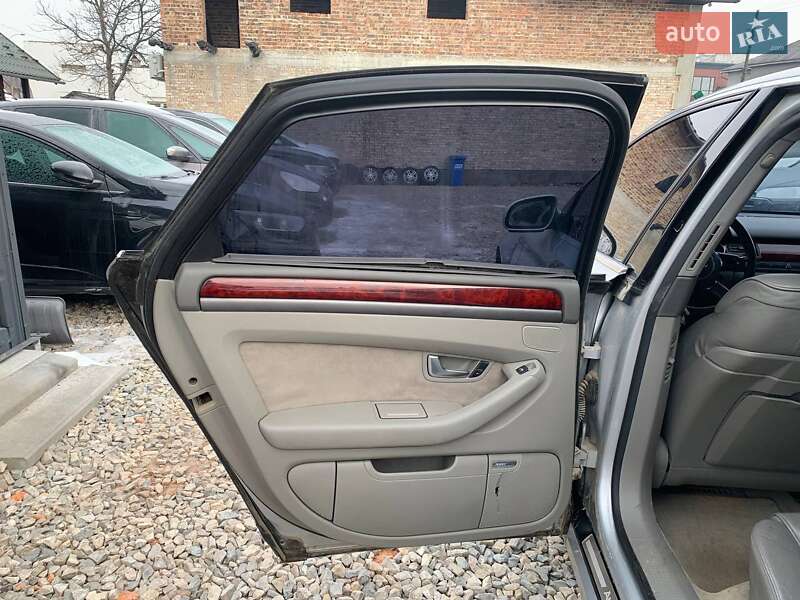 Седан Audi A8 2003 в Коломые