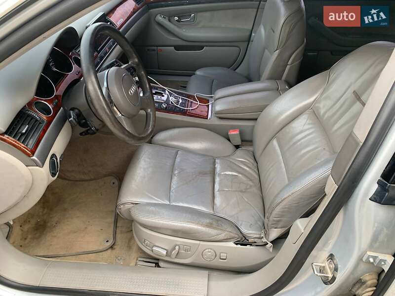 Седан Audi A8 2003 в Коломые