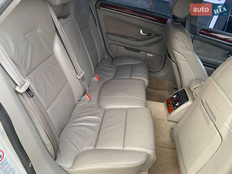 Седан Audi A8 2003 в Коломые