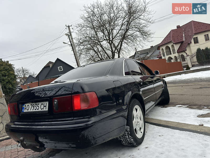 Седан Audi A8 1997 в Тячеве