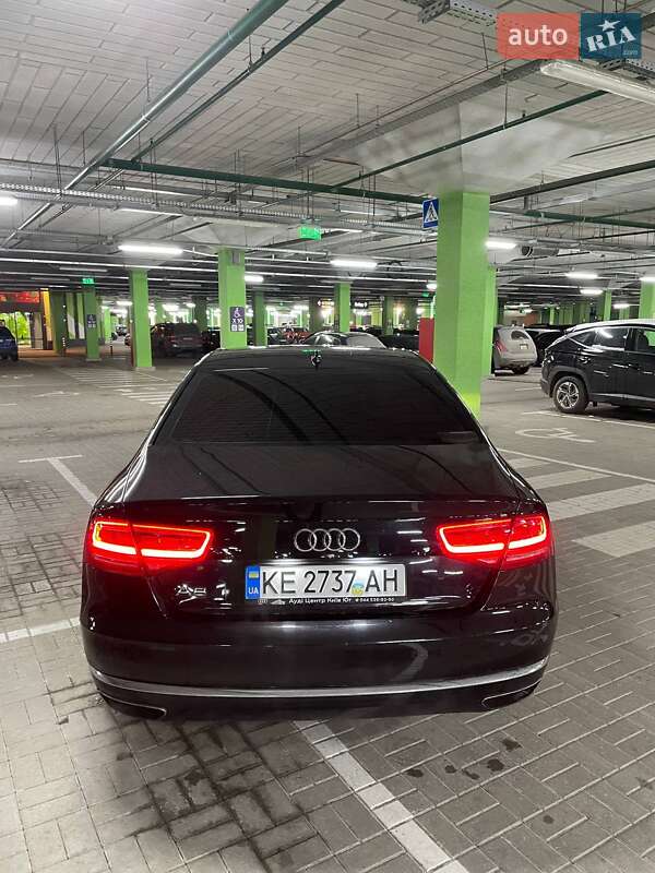 Седан Audi A8 2011 в Киеве