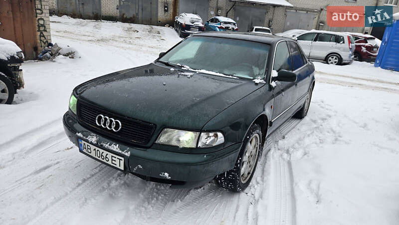 Седан Audi A8 1995 в Киеве