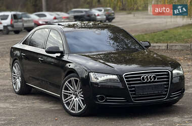 Седан Audi A8 2011 в Буковеле