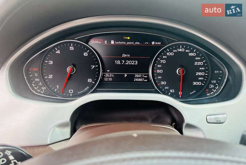 Седан Audi A8 2012 в Львове