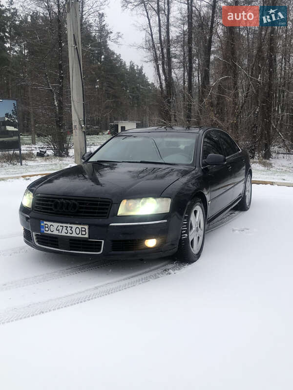 Седан Audi A8 2004 в Буче