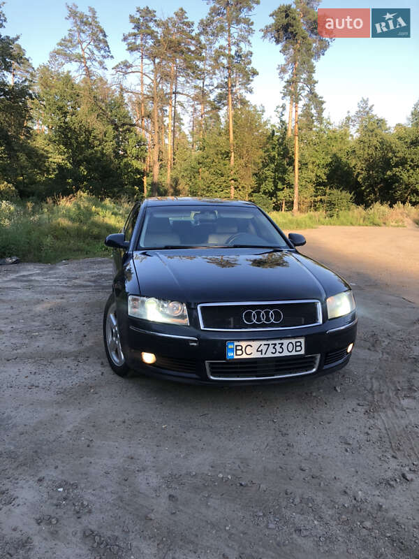 Седан Audi A8 2004 в Буче