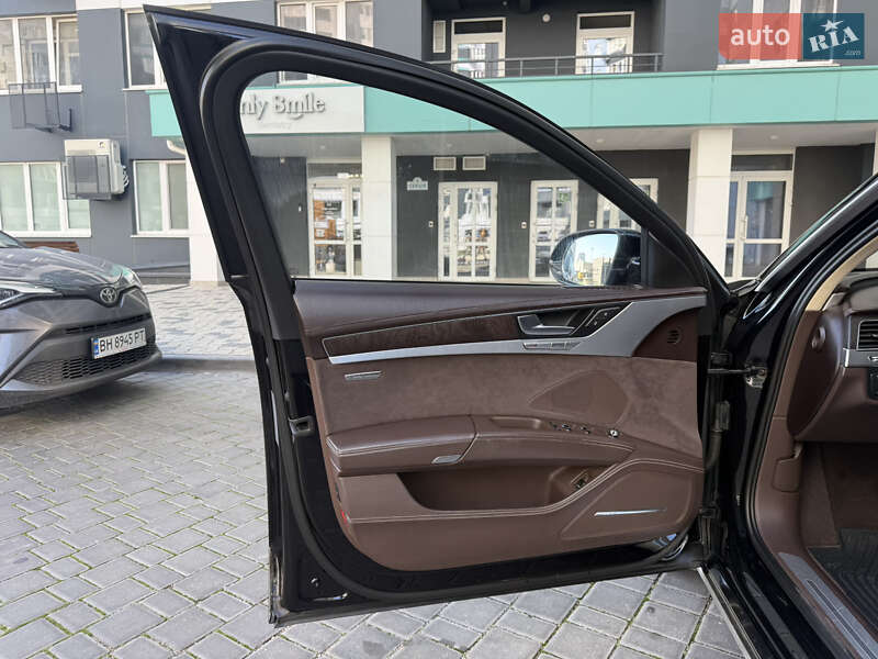 Седан Audi A8 2012 в Одессе