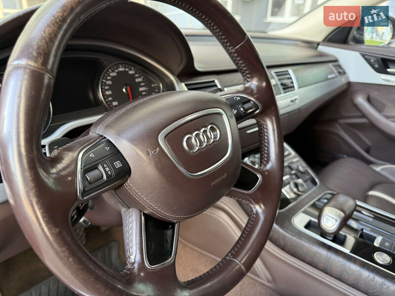 Седан Audi A8 2012 в Одессе