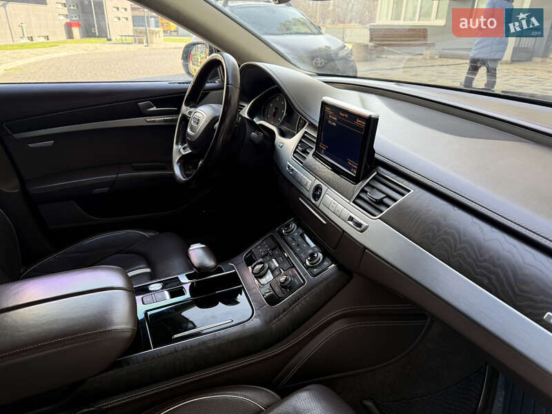 Седан Audi A8 2012 в Одессе