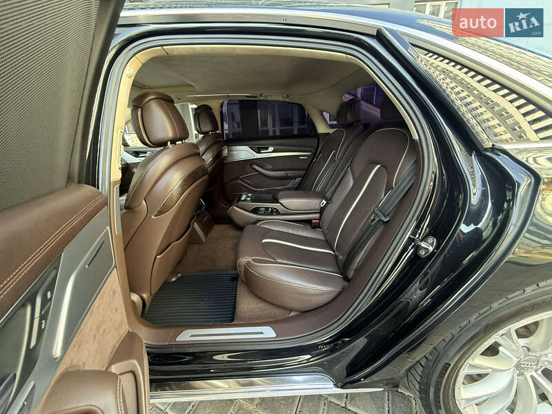 Седан Audi A8 2012 в Одессе