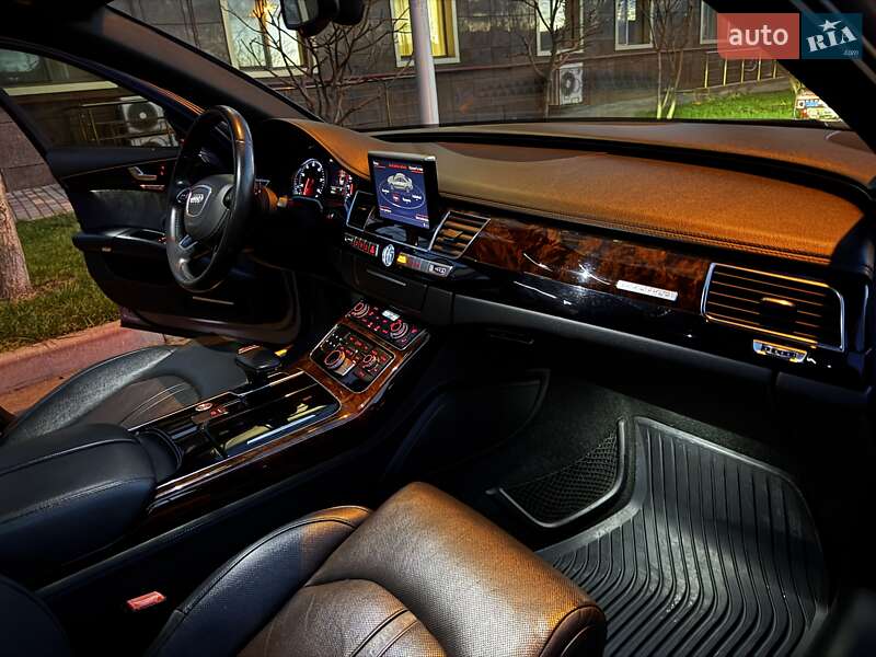 Седан Audi A8 2013 в Одессе