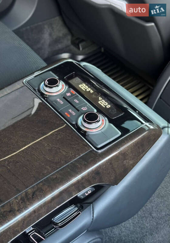 Седан Audi A8 2016 в Запорожье