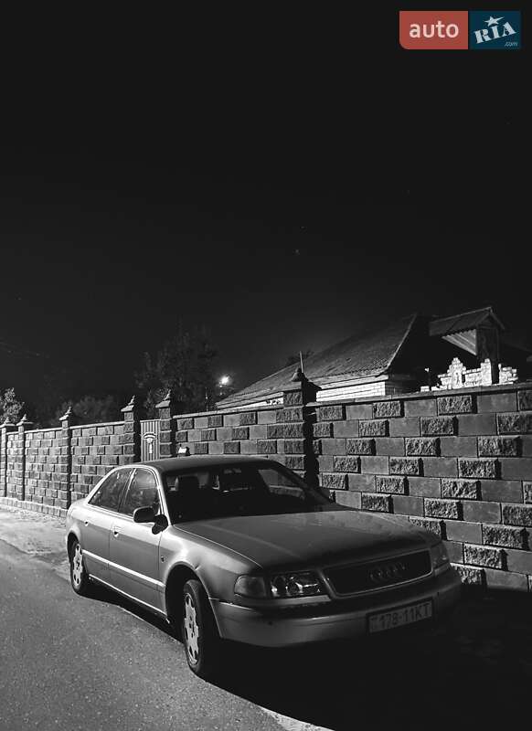 Седан Audi A8 1998 в Василькове