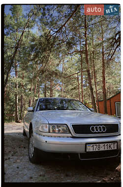 Седан Audi A8 1998 в Василькові