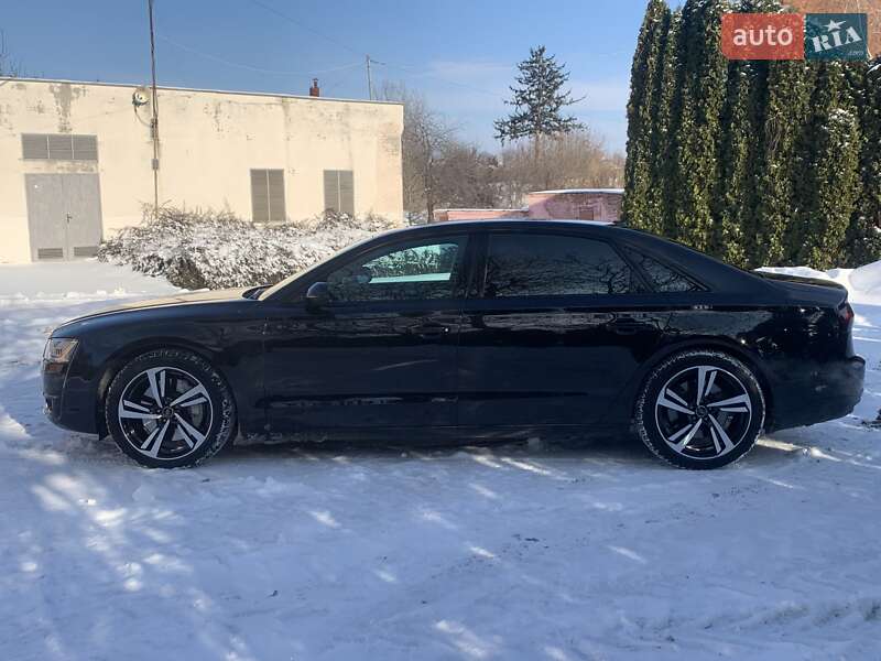 Седан Audi A8 2015 в Умани