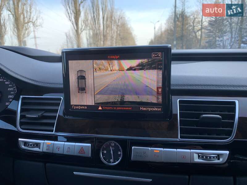 Седан Audi A8 2015 в Умани