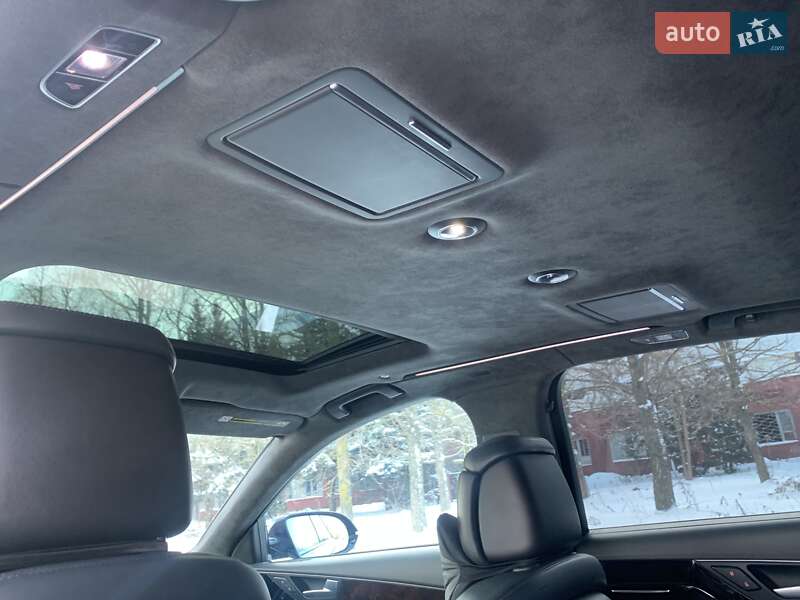 Седан Audi A8 2015 в Умани