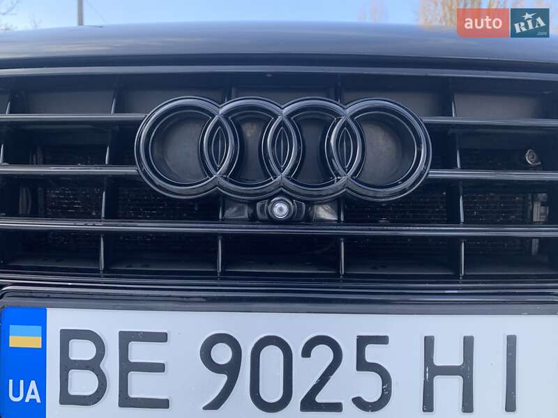 Седан Audi A8 2015 в Умани