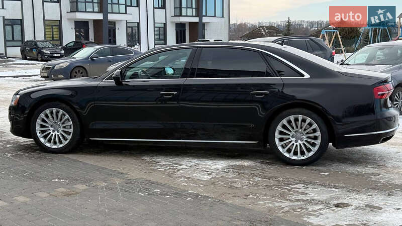 Седан Audi A8 2016 в Ровно