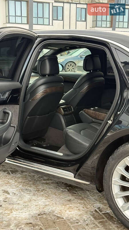 Седан Audi A8 2016 в Ровно