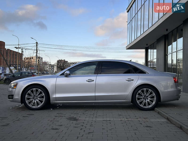Седан Audi A8 2012 в Ужгороде