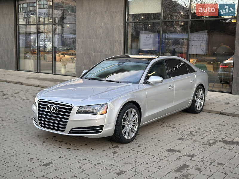Седан Audi A8 2012 в Ужгороде