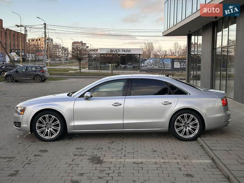 Седан Audi A8 2012 в Ужгороде