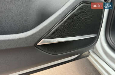 Седан Audi A8 2018 в Киеве