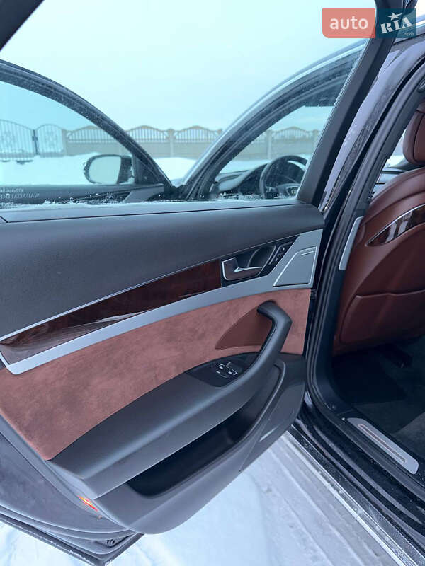 Седан Audi A8 2013 в Луцке