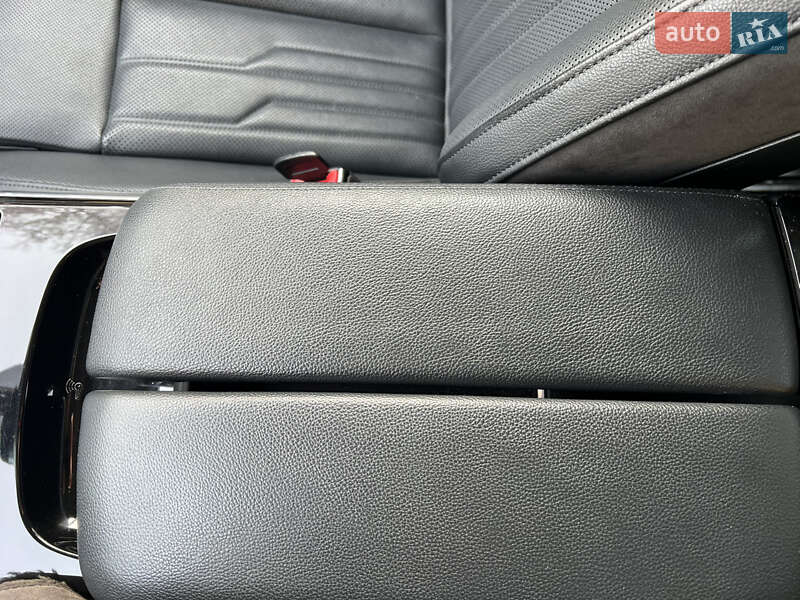 Седан Audi A8 2019 в Львове