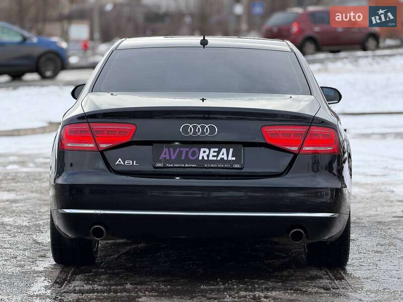 Седан Audi A8 2012 в Кривом Роге