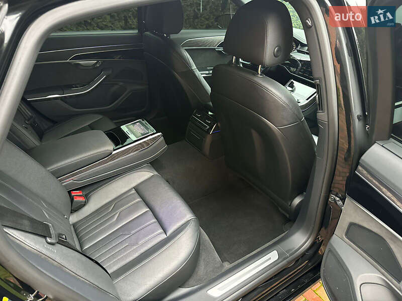 Седан Audi A8 2021 в Днепре