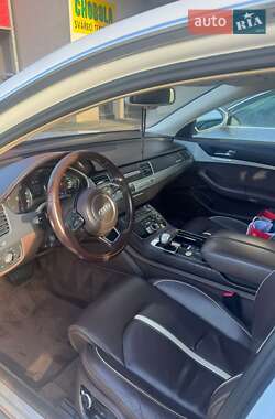Седан Audi A8 2014 в Ужгороде