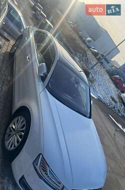 Седан Audi A8 2014 в Ужгороде