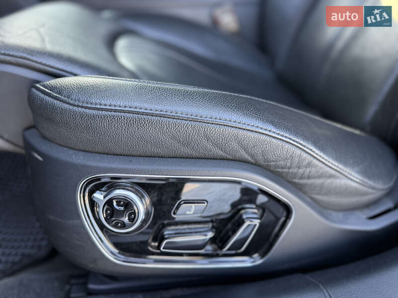 Седан Audi A8 2014 в Киеве
