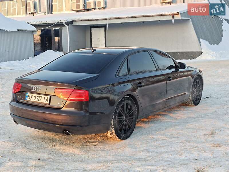 Седан Audi A8 2013 в Житомире