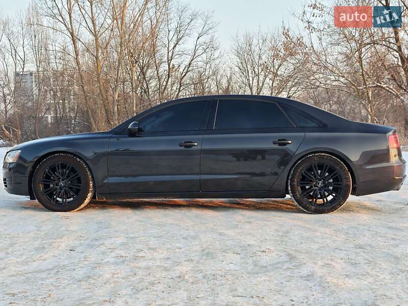 Седан Audi A8 2013 в Житомире