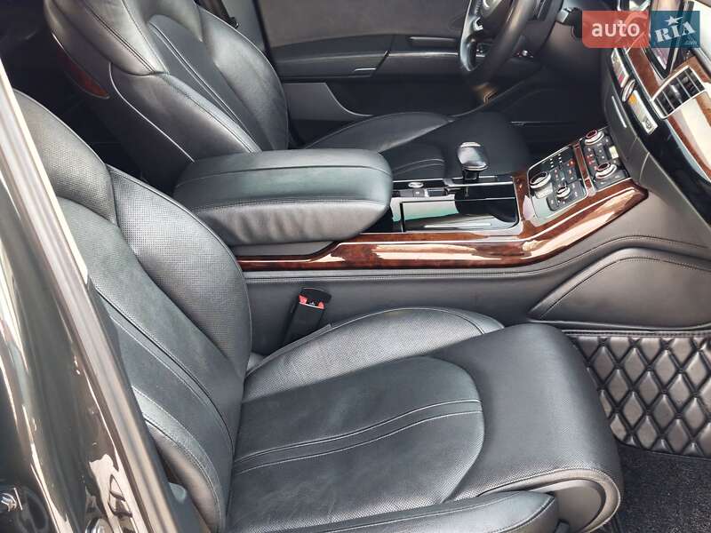 Седан Audi A8 2013 в Житомире