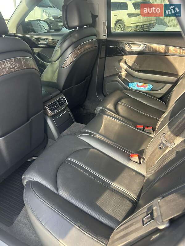 Седан Audi A8 2014 в Киеве