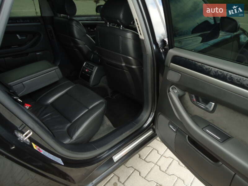 Седан Audi A8 2004 в Львове