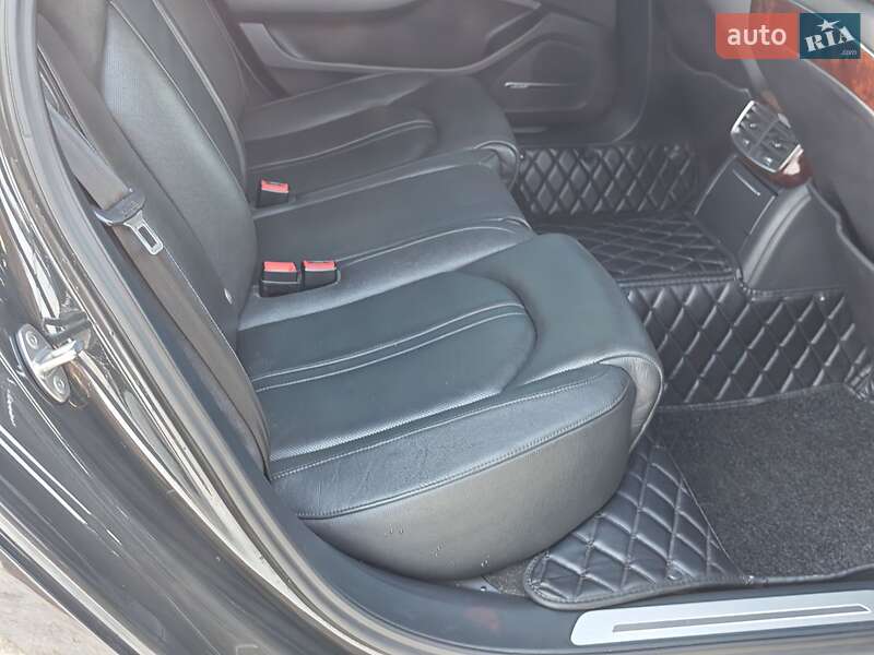 Седан Audi A8 2013 в Житомире