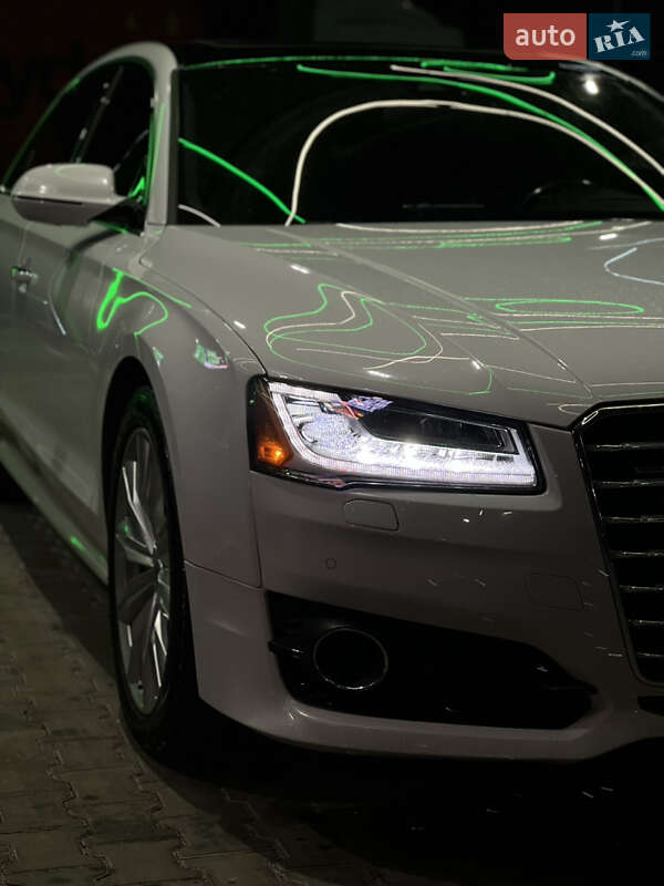 Седан Audi A8 2016 в Одессе