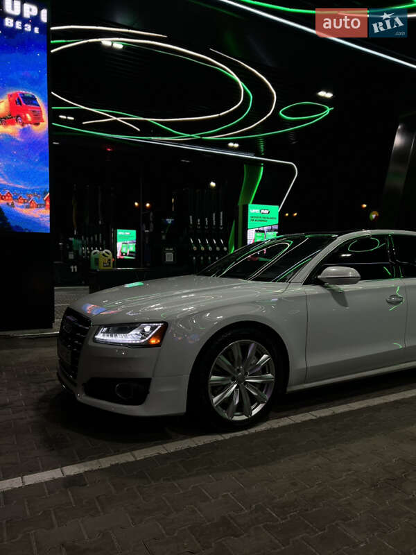 Седан Audi A8 2016 в Одессе
