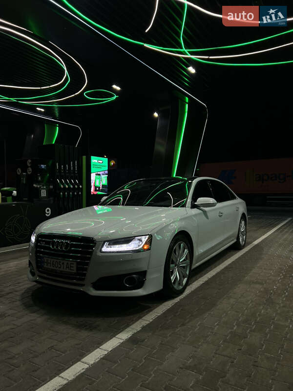 Седан Audi A8 2016 в Одессе