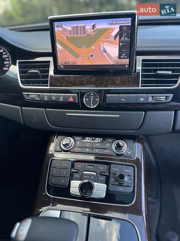 Седан Audi A8 2017 в Одесі