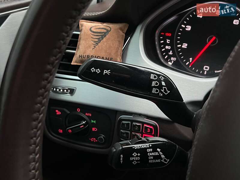 Седан Audi A8 2012 в Киеве